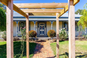 Гостиница Pound Hill Cottage  Майнерс Рест